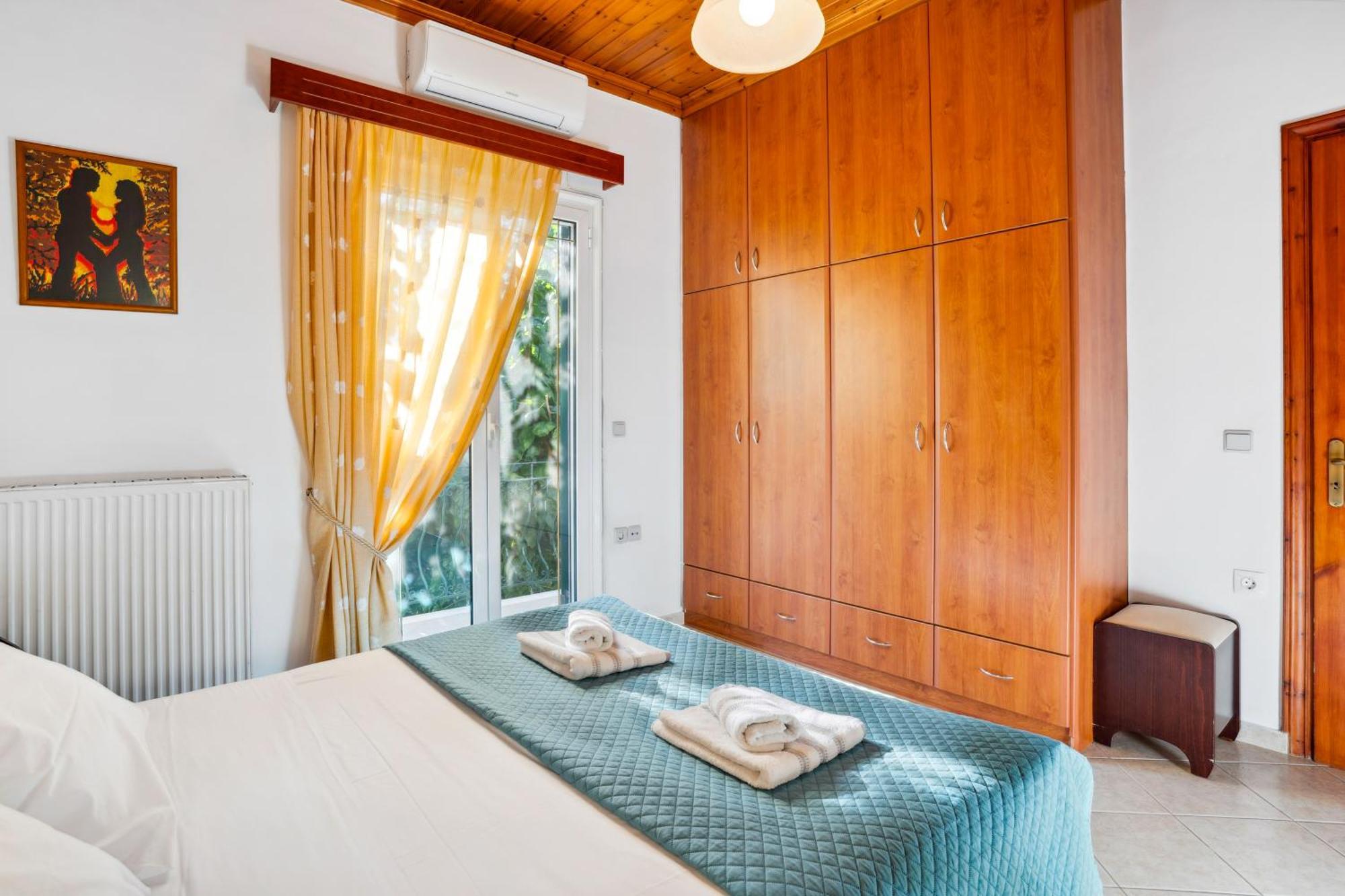 Verani Residence Parking Balcony Playground Sivros Ngoại thất bức ảnh