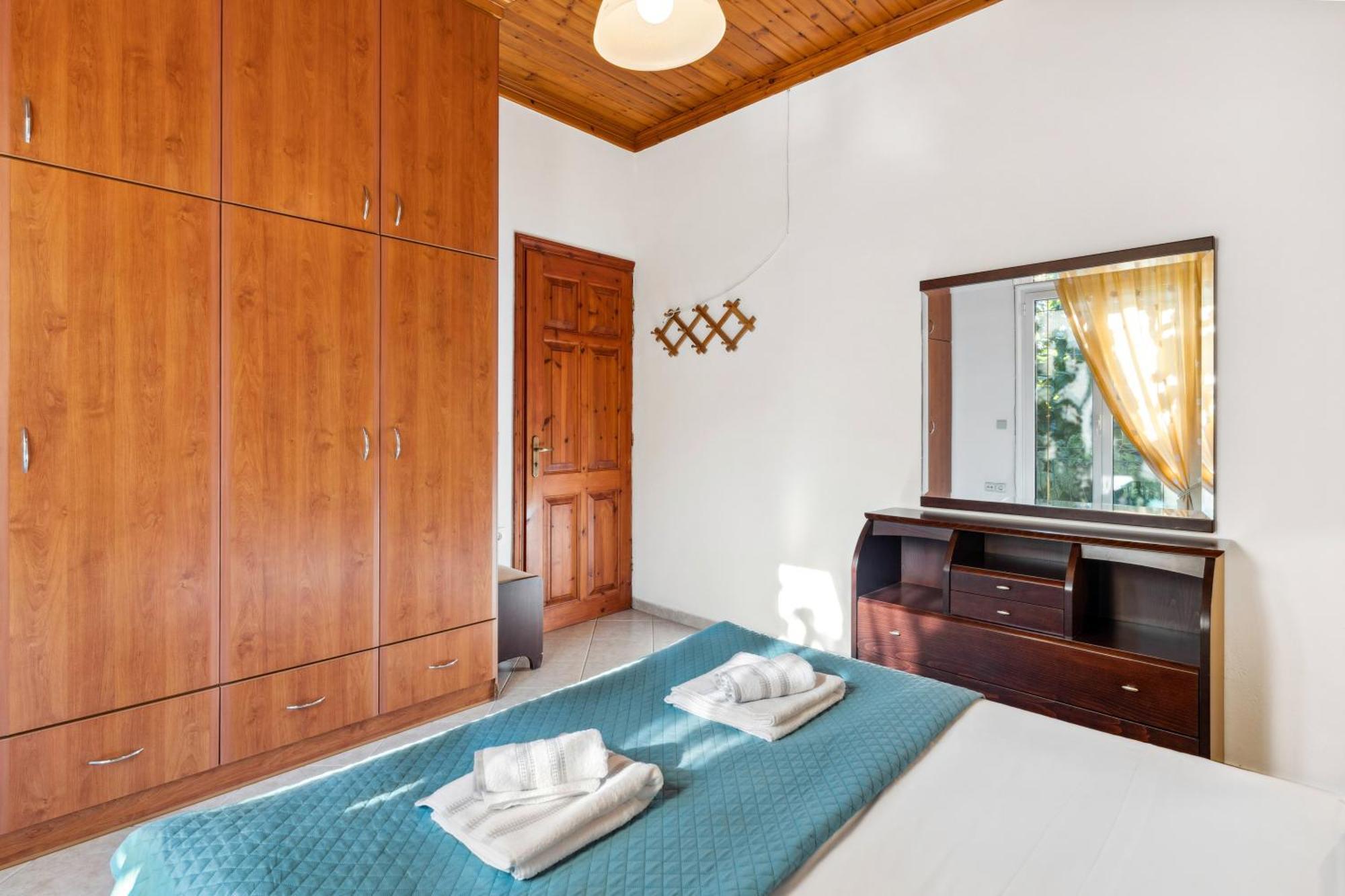 Verani Residence Parking Balcony Playground Sivros Ngoại thất bức ảnh